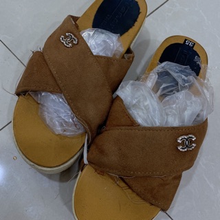 Dép xuồng nhiều mẫu
