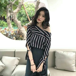 Áo kẻ lệch vai