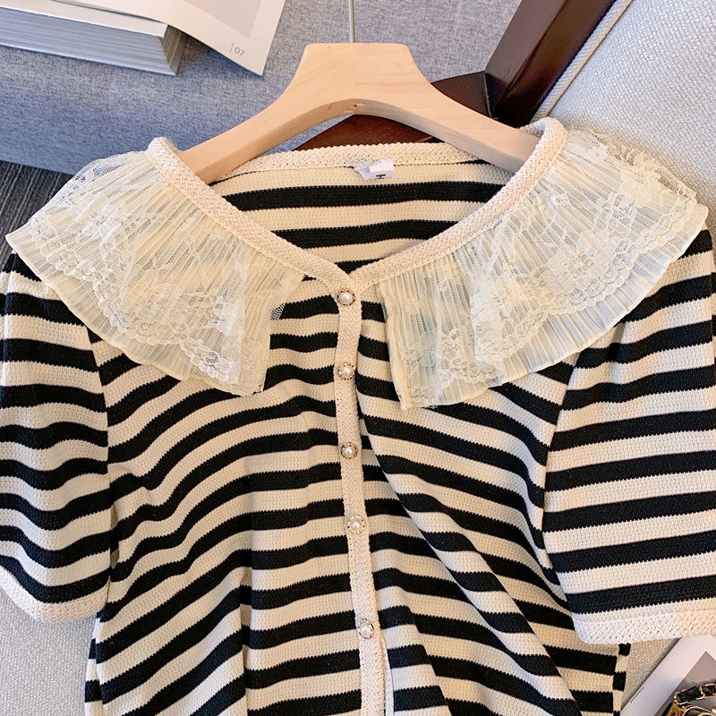Áo Tay Ngắn Cổ Búp Bê Kẻ Sọc Phối Ren Phong Cách Hàn Quốc