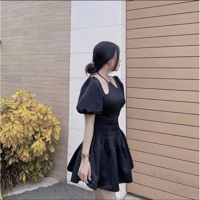 Đầm xoè cổ yếm tay bồng khoét vai MT