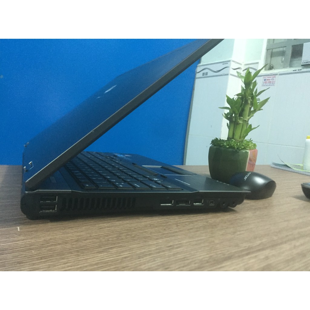 Dòng máy trạm HP Elitebook 8540W 97%(Core i7 840QM, 4GB, SSD 120GB, AMD Radeon HD 6750m , 15.6 inch Full HD)