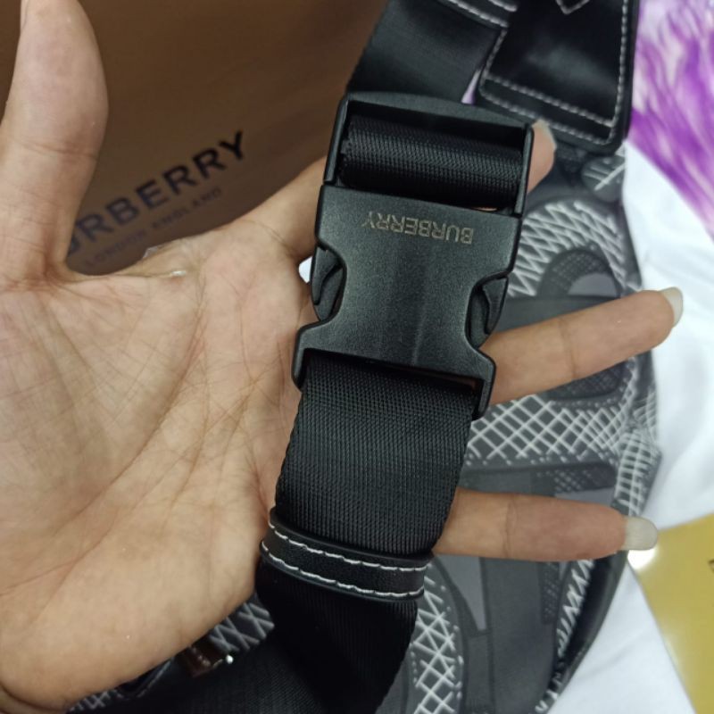 Túi Burberry Đeo Hông Chất Lượng Cao Unisex