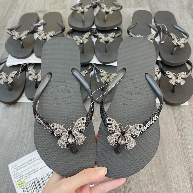 dép HVN Kim tuyến đen 2022 mix charm phượng đen