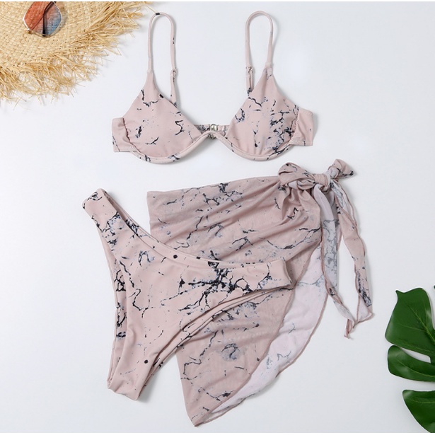 Bộ đồ bơi ba mảnh họa tiết quyến rũ cho nữ