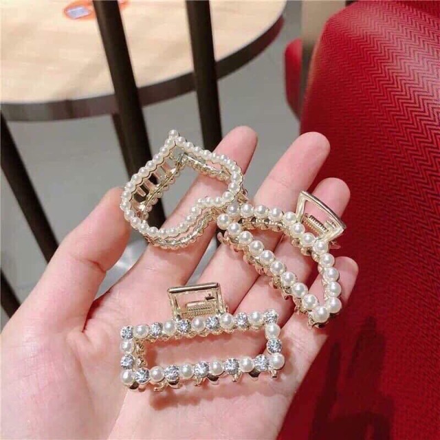 cặp tóc đính hạt ngọc hot trend 2019