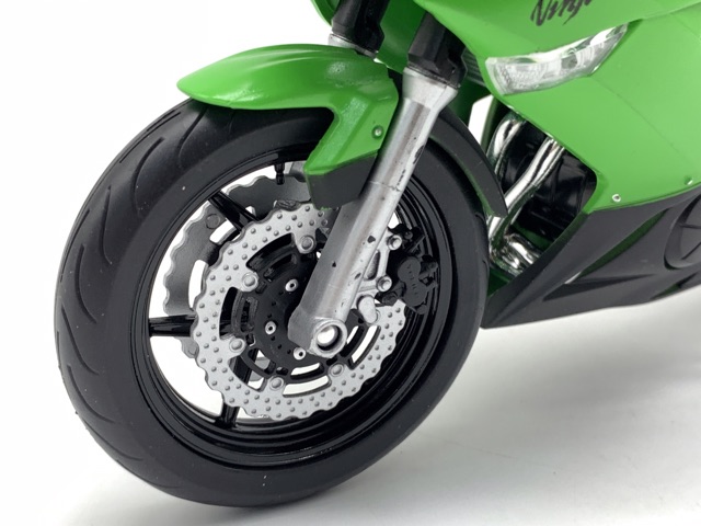 Xe Mô Hình Kawasaki Ninja 650 2009 1:10 Welly (Xanh)