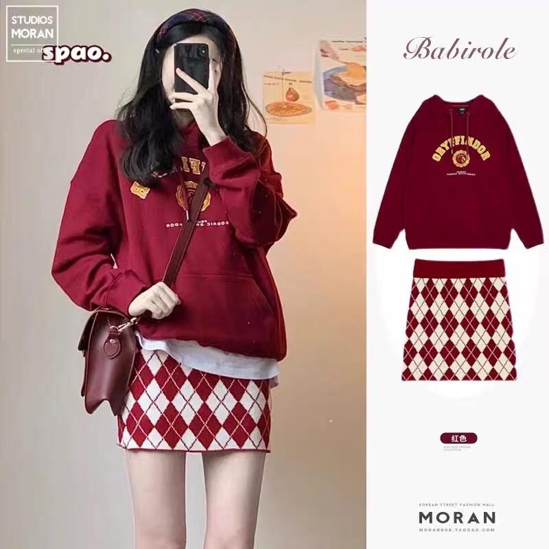 Set áo Hoodie và chân váy len quả trám