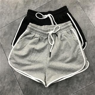 Quần shorts thể thao