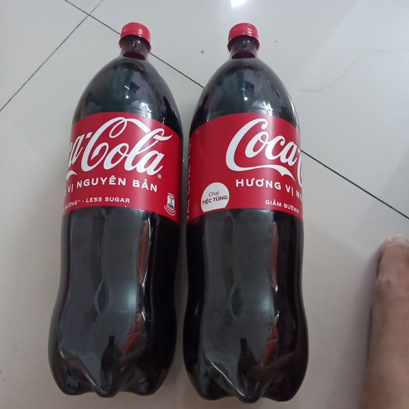 Coca cola hương vị nguyên bản giảm đường chai to 2.25 lít