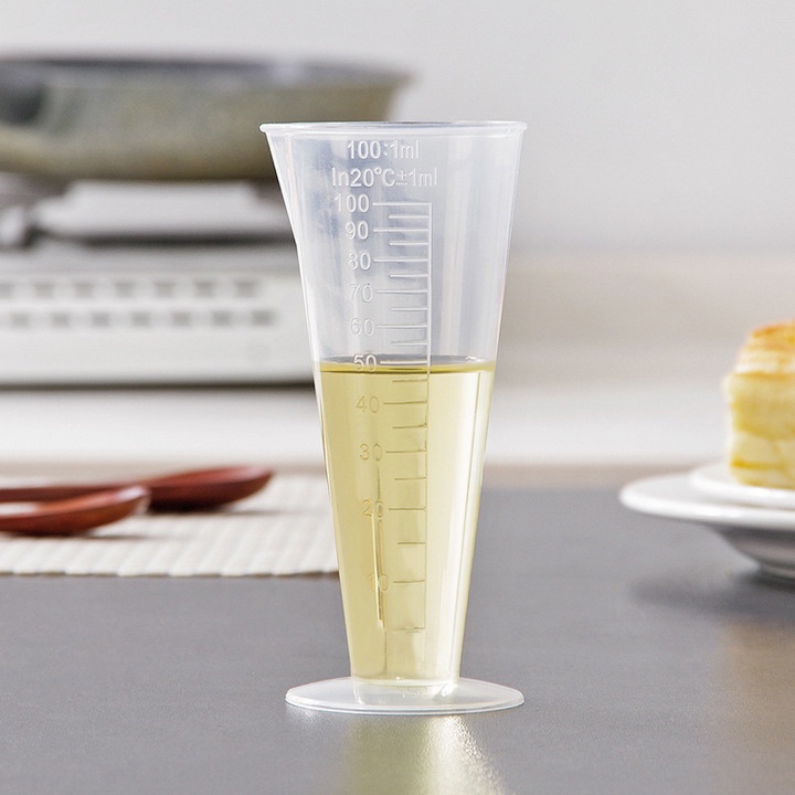 Ly đong nhựa 100ml