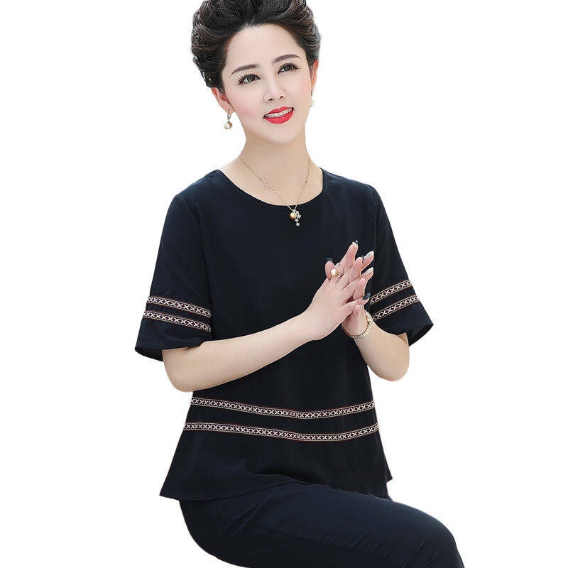 Set Áo Thun Ngắn Tay + Quần Lửng Thời Trang Cho Phụ Nữ Trung Niên