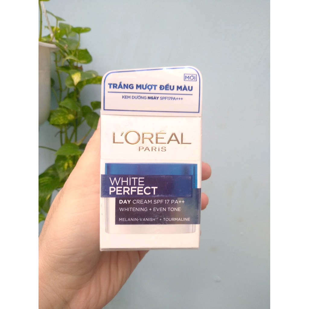 Hàng khuyến mãi ! Kem dưỡng trắng sáng da ban ngày Loreal Paris White Perfect SPF 17 PA++ 20ml