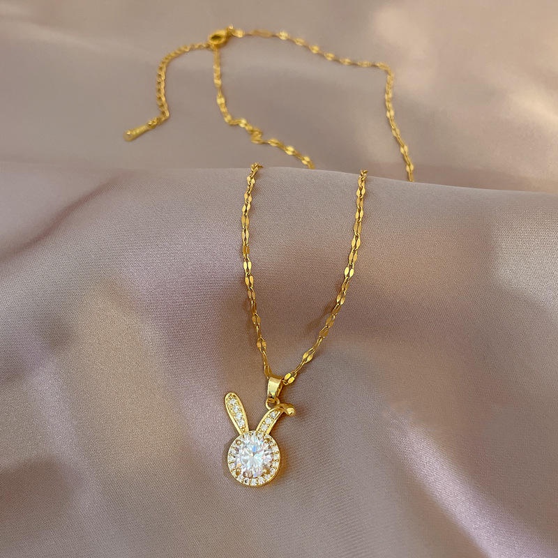 Vòng cổ titan nữ mạ vàng 18k mặt hình tai thỏ xinh xắn đính đá pha lê cao cấp lấp lánh