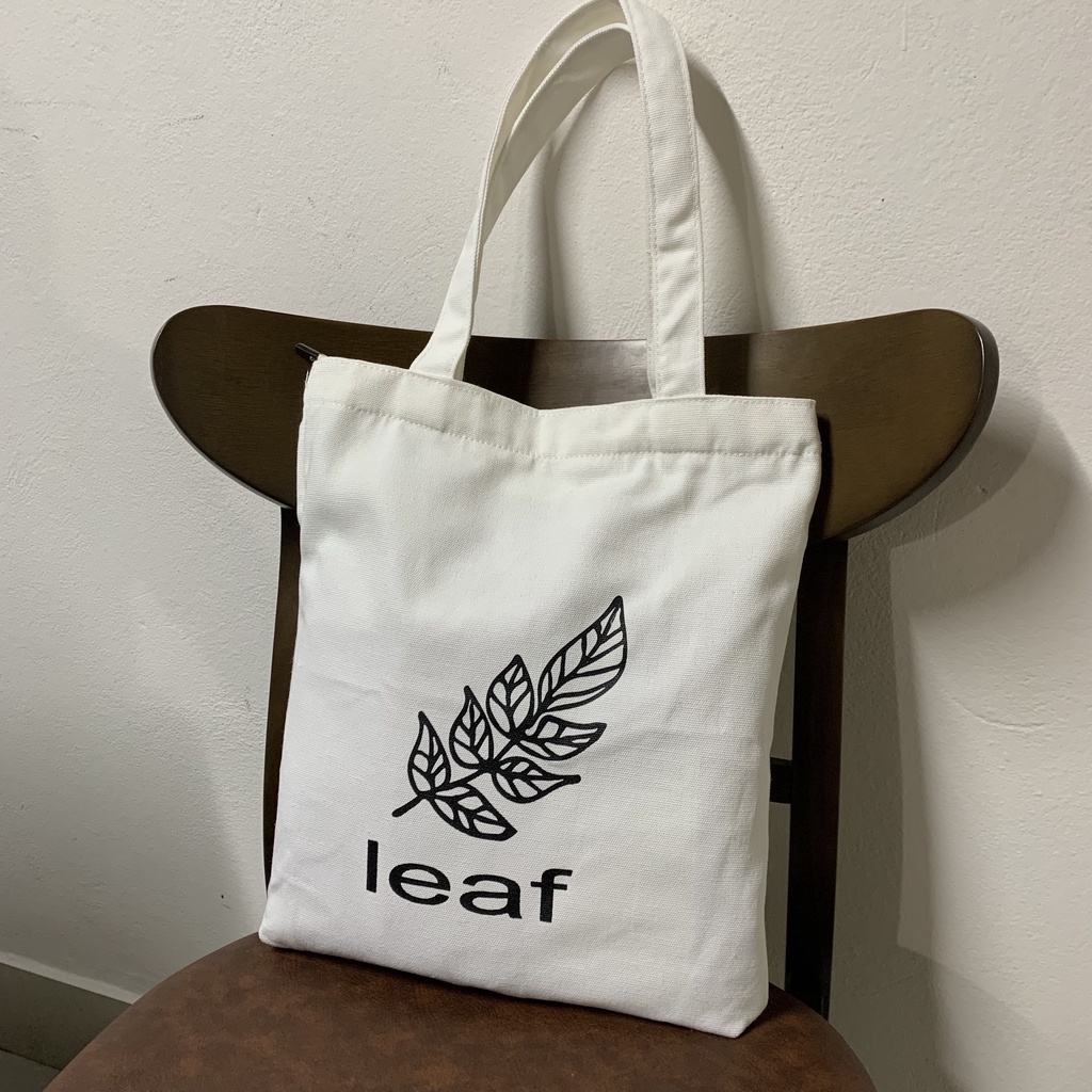 Túi tote vải canvas có khoá kéo miệng túi in hình Leaf