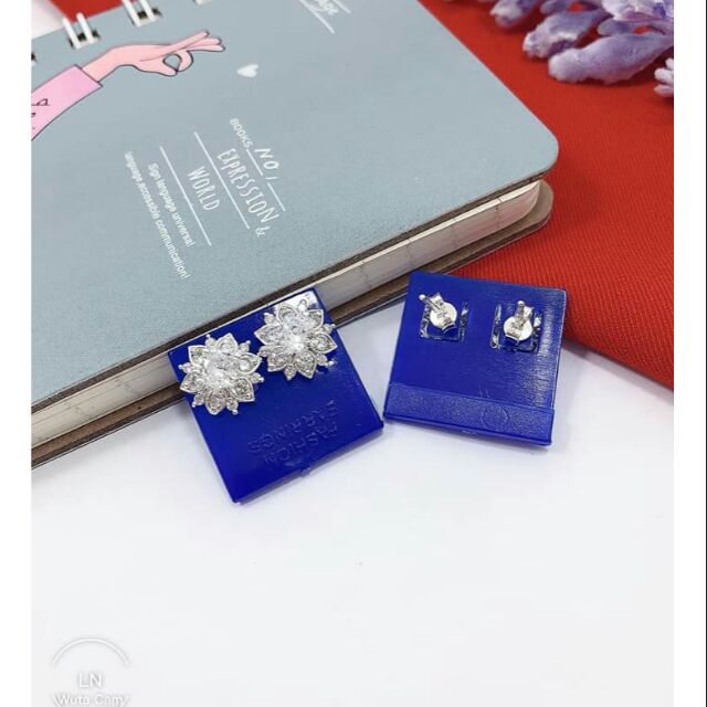 KHUYÊN TAI BẠC MẶT HOA ĐÁ HÀNG LÀM KỸ