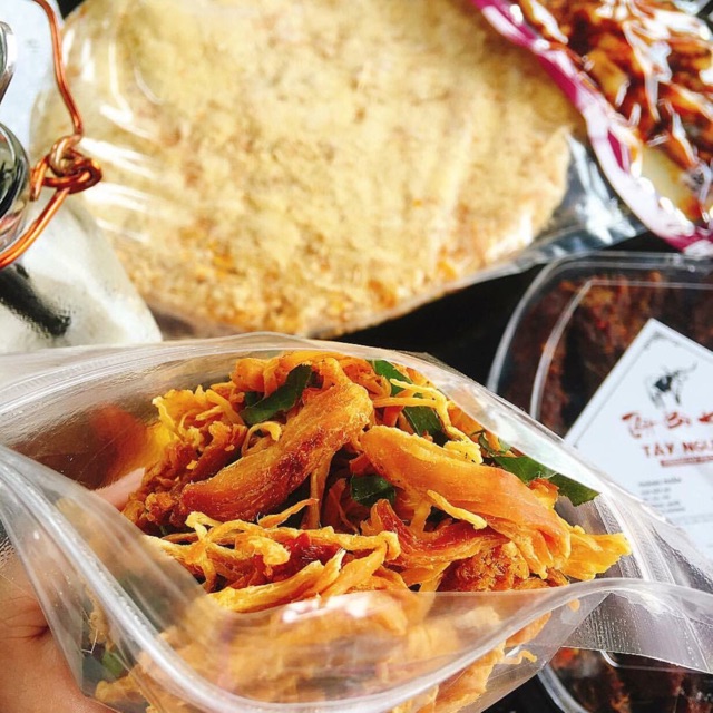 Gà khô lá chanh