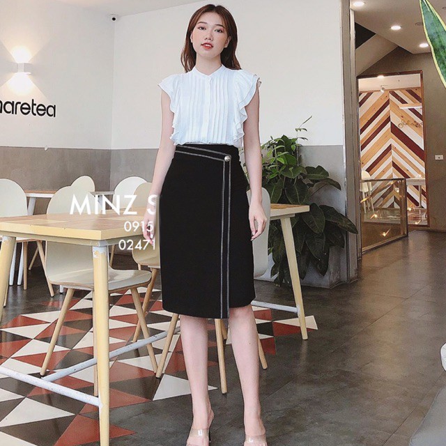 Chân váy công sở dáng bút chì nhẹ phối cúc trẻ trung | BigBuy360 - bigbuy360.vn