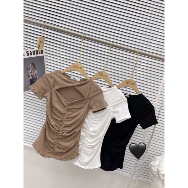 Áo khoét ngực túi zip