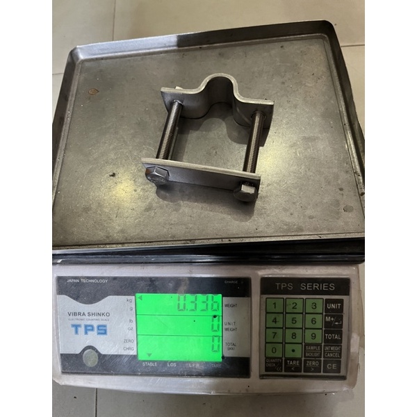 Cổ dê thẻ bắt dàn lap máy đuôi tôm ống 42 cổ dê inox 304