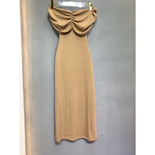 D169 - Đầm maxi trễ vai nhún