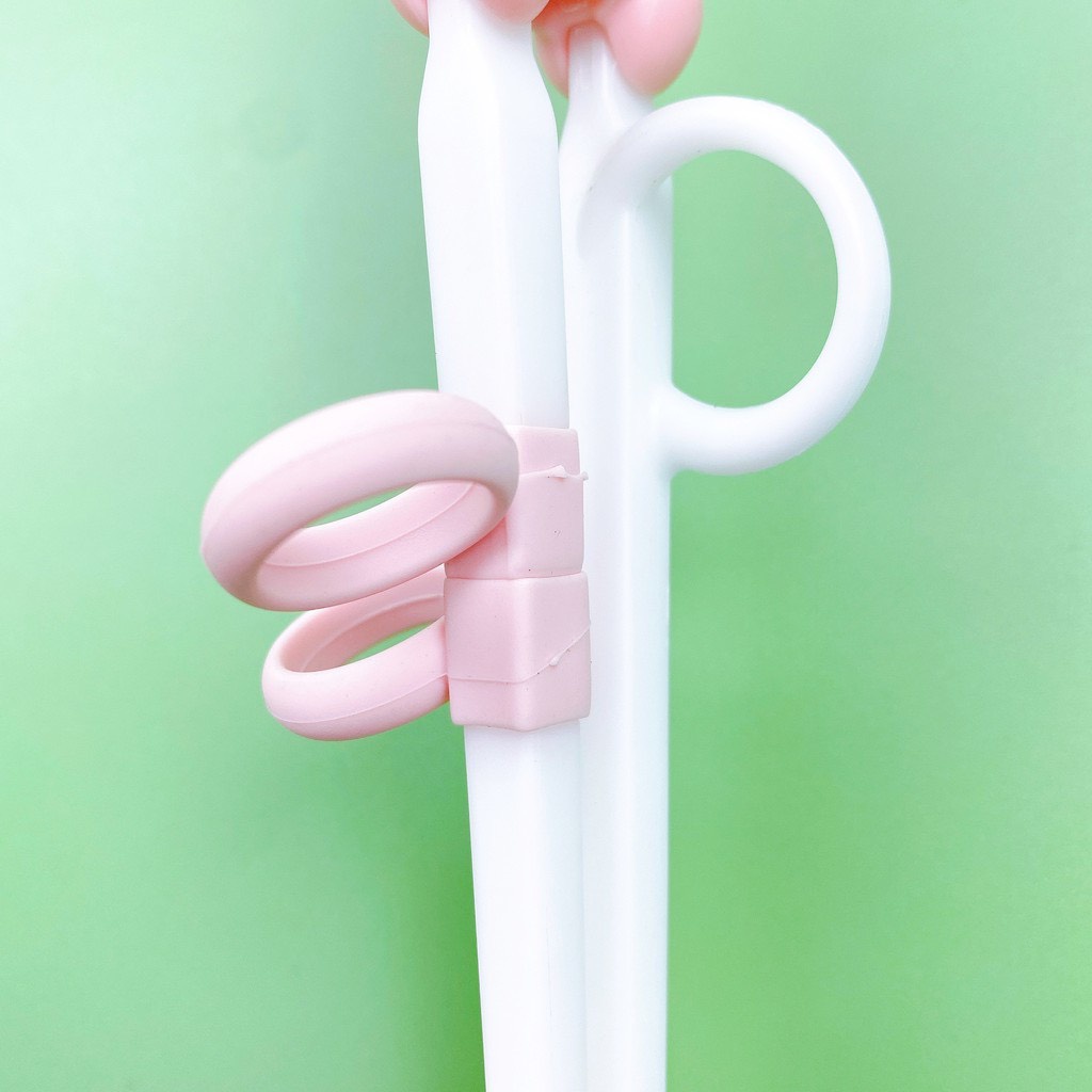 Đũa tập ăn, đũa tập gắp xỏ ngón hình gấu mèo cho bé - Monnie Kids