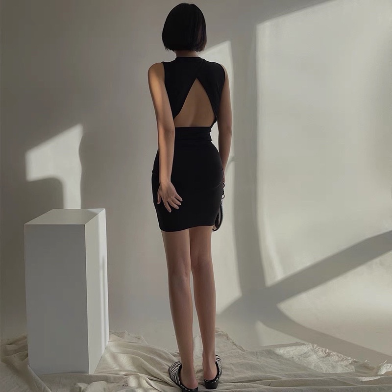 ĐẦM BODY ĐEN CUT OUT LƯNG SÁT NÁCH