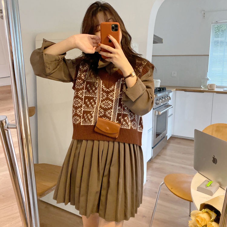 Áo len không tay cổ chữ V màu sắc tương phản phong cách retro Nhật Bản | BigBuy360 - bigbuy360.vn