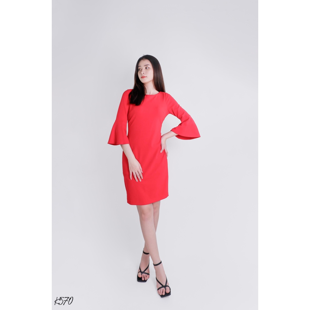 Đầm kiểu tay lửng ống loe tinh tế, đầm cổ tròn suông ôm dành cho những ai yêu thích thời trang V Fashion K570