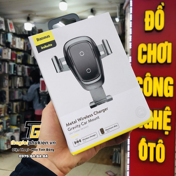 Giá đỡ điện thoại kiêm sạc không dây Baseus Gravity Car Mount trên xe ô tô