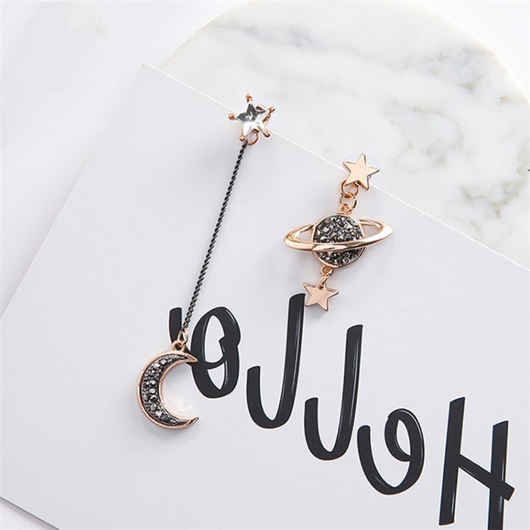 Bông tai hi ̀ nh mă ̣ t trăng / ngôi sao đi ́ nh đa ́ xinh xă ́ n