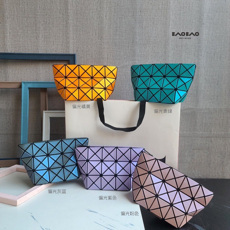 Ví cầm tay cho nữ Bao Bao Issey Miyake da thật thiết kế độc đáo mẫu mới nhất 2021
