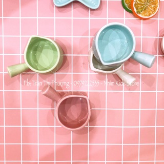 Bát sứ hình gáo rót nước