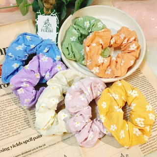 CỘT TÓC VẢI SCRUNCHIES HOA TRẮNG NHÍ KÈM ẢNH THẬT