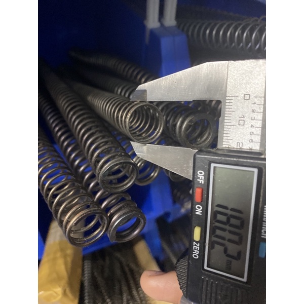 Lò xo Nén phi 18mm dài 300mm