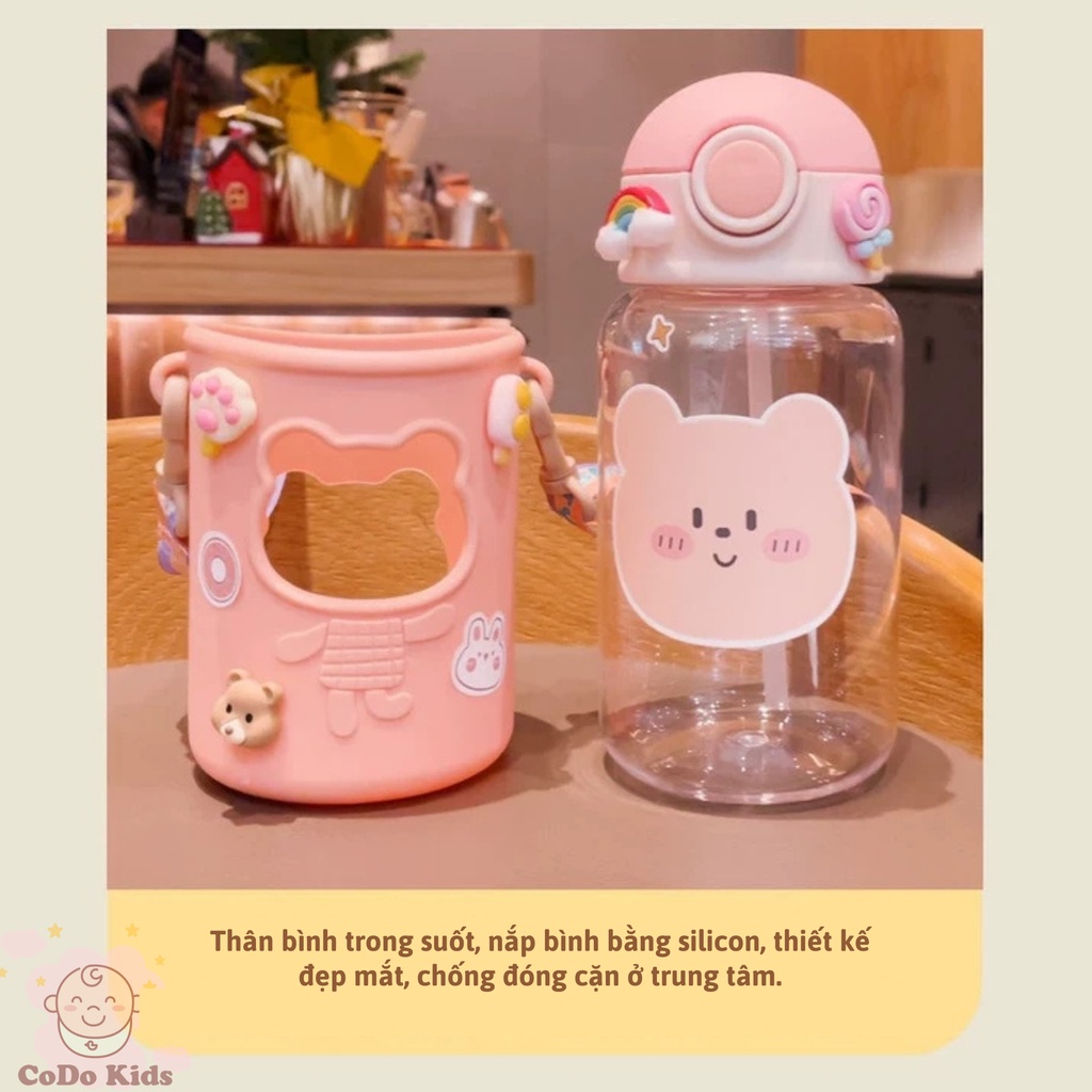 Bình đựng nước 620ml có ống hút kèm dây đeo gấu cute dễ thương cho học