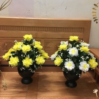 Bình hoa hồng bằng đá pha lê