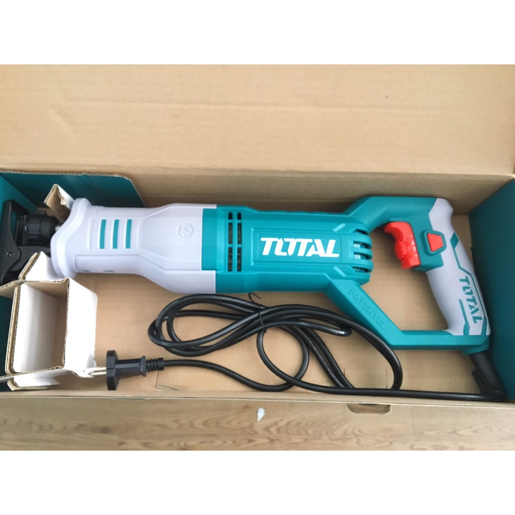 Total - 750W Máy cưa kiếm TS100806