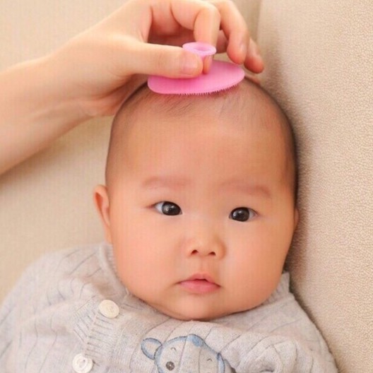 MB1988 Miếng gội đầu cho bé