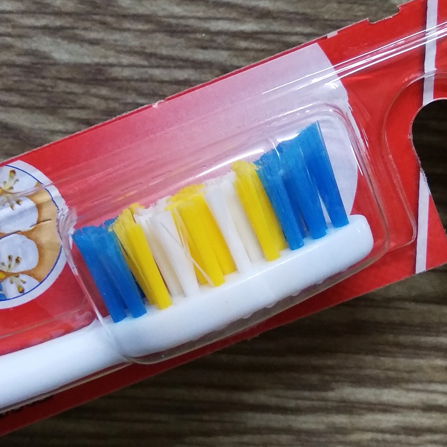 Bàn chải đánh răng Colgate Premium Clean