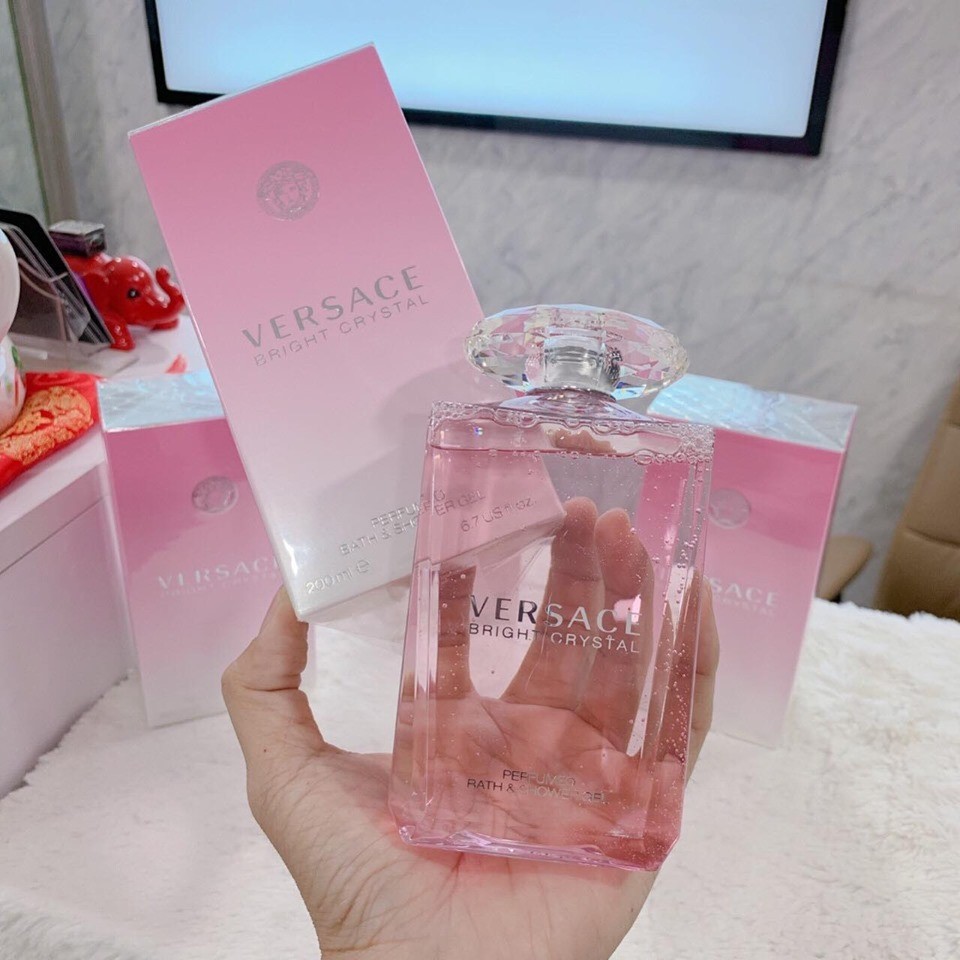 Giảm giá Sữa tắm nước hoa Versace Bright Crystal 200ml - BeeCost