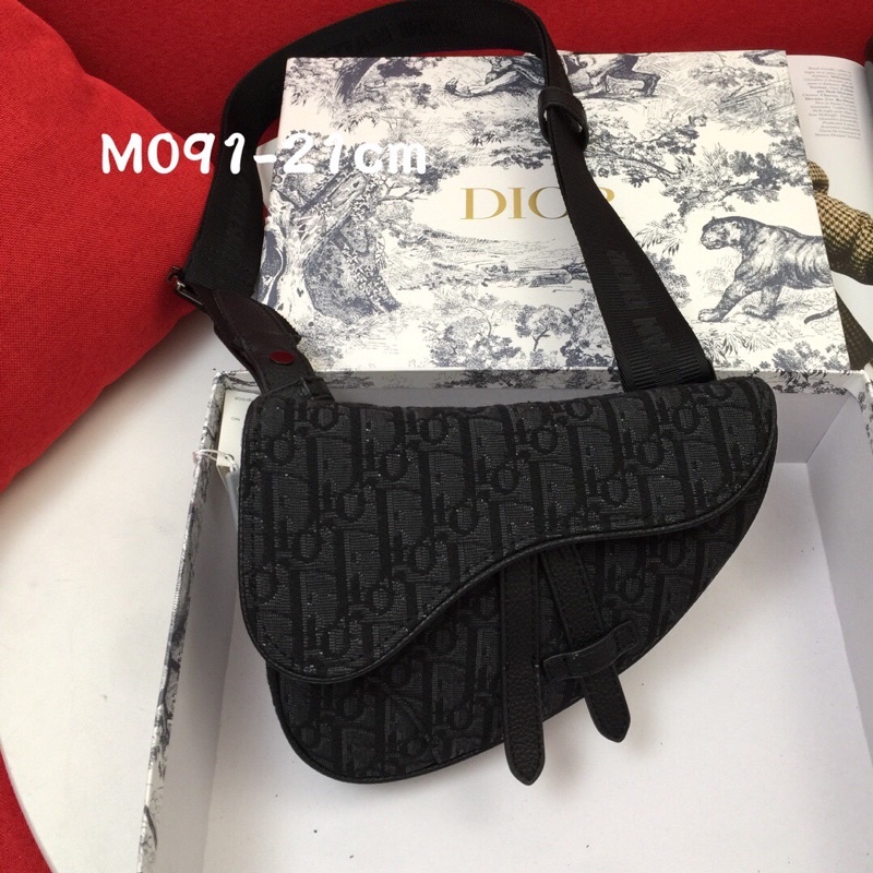 túi yên ngựa đeo chéo thời trang nữ vải canvas in chữ tối màu dior CD
