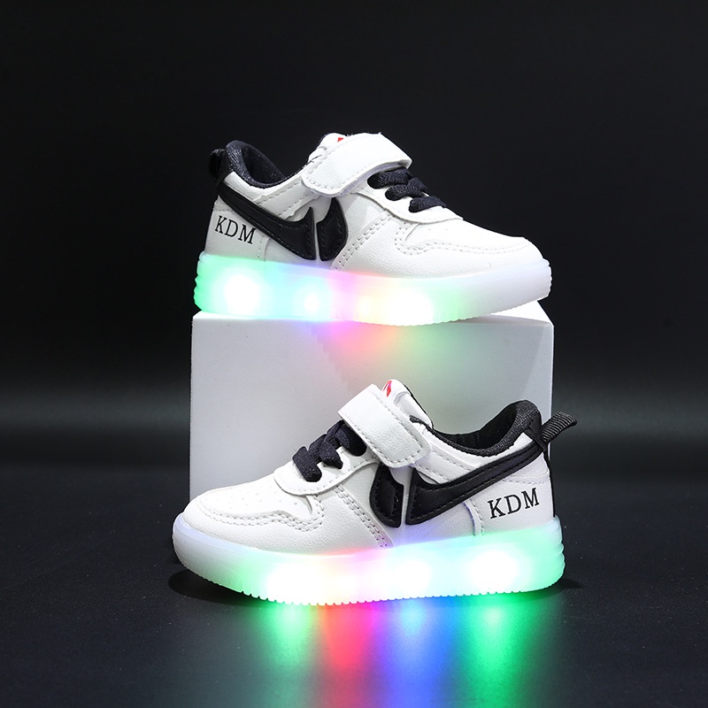 SUGE Giày Sneaker Đế Mềm Chống Trượt Thoáng Khí Có Đèn LED Cho Bé