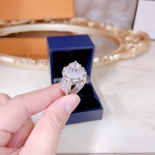 Nhẫn nữ đính đá bagguet mạ bạch kim