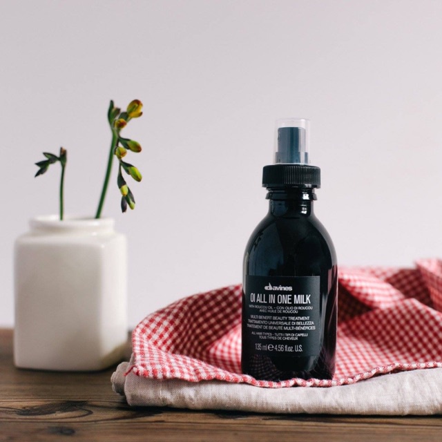 Xịt dưỡng Davines Oi All in one milk Sữa dưỡng tóc 135ml