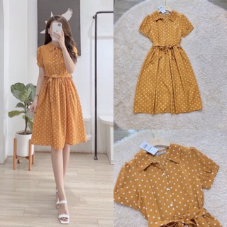 Váy vàng chấm bi cổ đức kèm đai