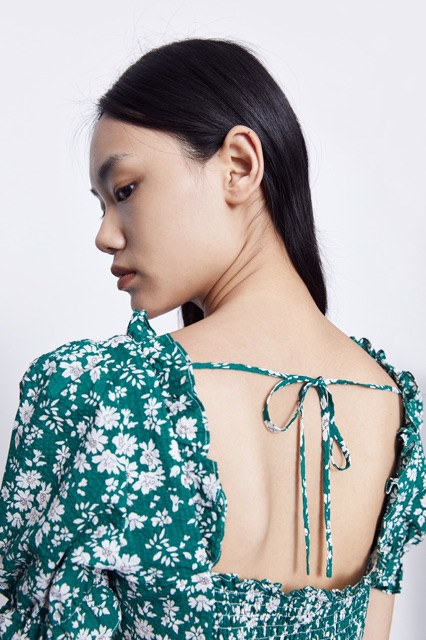 Áo hoa xanh Urban Revivo