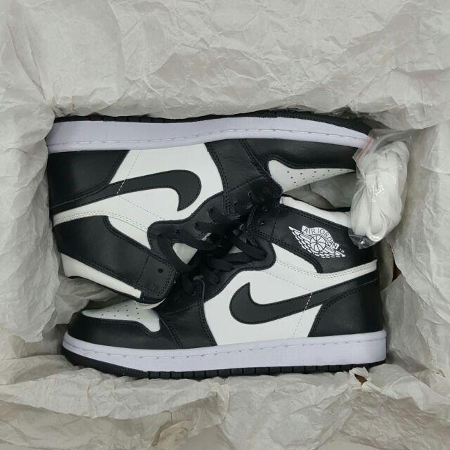 Jordan 1 đen trắng