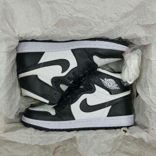 Jordan 1 đen trắng