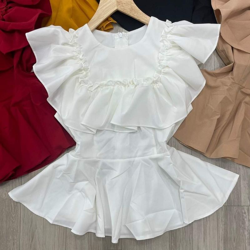 Áo sơmi sát nách viền bèo.