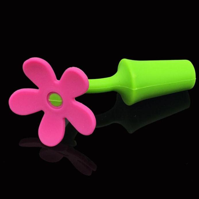 Nút bịt miệng chai hình hoa chống đổ